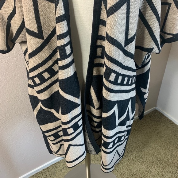 Madison S/P Open Style Shrug Poncho - Picture 4 of 9